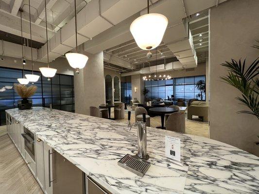 Kitchen & bar on 4th floor