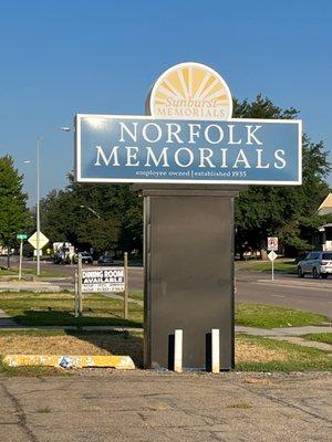 Norfolk Monument - Sunburst Memorials