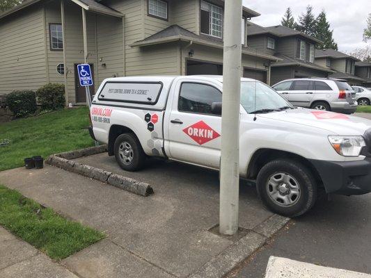 Orkin guy Jeff Hoffman parks in the handicapped space where he lives. The only thing handicapped about him is his morals.