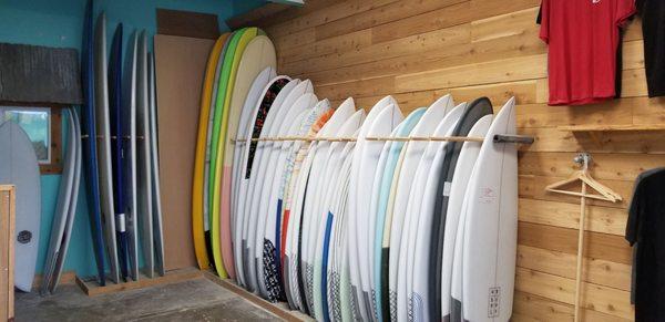 Fully loaded direct to consumer shop. They build boards in the building. Tons of boards, leashes, traction and fins. No clothing or wetsuits