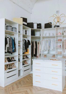 Friendly Closet Organizer
