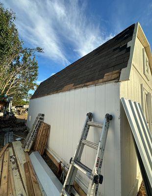 SilverLine Roofing & Construction