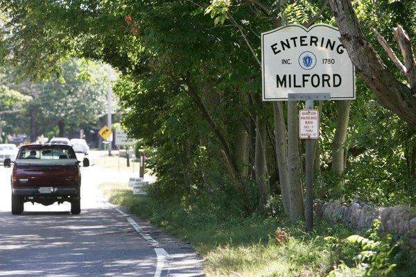 Entering Milford (From Milford) Milford/Holliston line