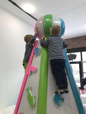 Great indoor place for kids to play, run, jump and explore. Finally here LIC