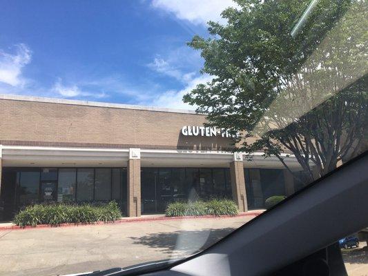 Outside. Luna's Kitchen written on door only