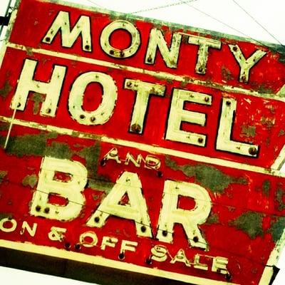 Monty Bar & Hotel