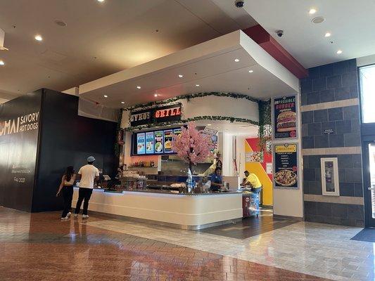 Greek Restaurant, gyros , Greek yogurt , baklava, burgers , wings , oakridge mall