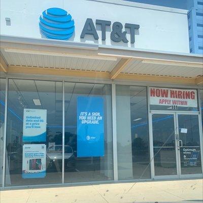 AT&T store ...