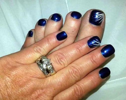 Nail Ly matching fingers and toes