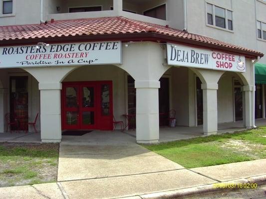 Roasters Edge Coffee Roastery and Deja Brew Coffee Shop in the Saint Thomas Square.