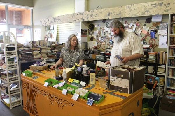 Neighborhood Books & Gifts