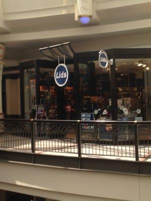 Marlborough Lids -- Solomon Pond Mall: 601 Donald Lynch Boulevard, Marlborough Mall Entrance