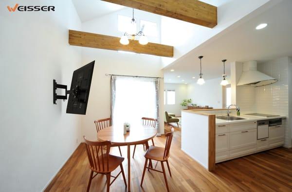 Weisser Full Motion TV Mounts for anywhere in your home & office