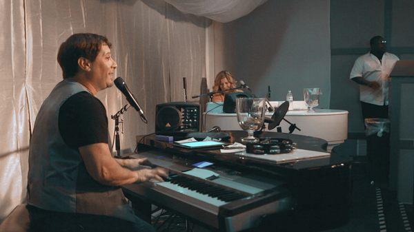 Vegas Entertainer, David Ross with Jennifer