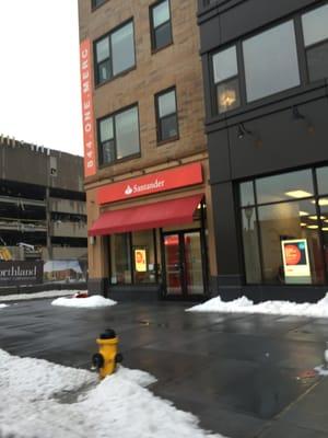 Santander Bank of Waltham -- 1 Moody Street, Waltham           Storefront
