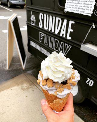 Blueberry pie ice cream