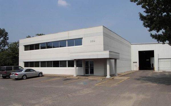 EEG's office located at 220 North Knoxville, Russellville, AR.