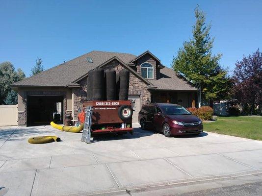 Duct Divers Clean Air Specialist