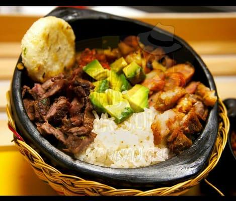 El plato preferido de muchos nuestra cazuelita de frijoles...