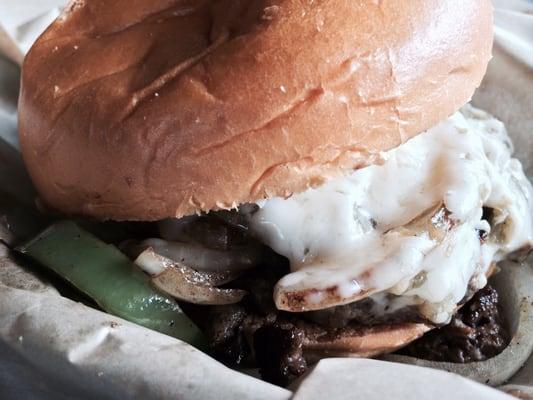 Flavorful green chili cheese burger. Good charred taste.