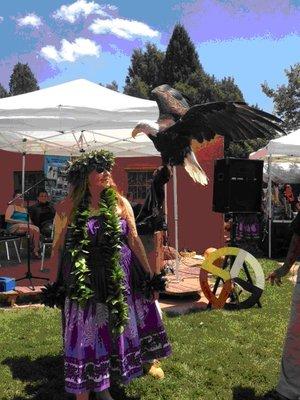 an eagle andn me; she kissed me after this wat taken