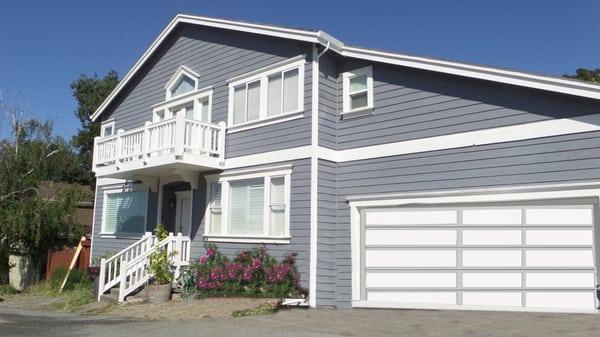 Beautiful home, with 3 bedrooms , 2.5 bathrooms and a bonus room . Great Location! Walk to JCC, Farmers Market and San Rafae...