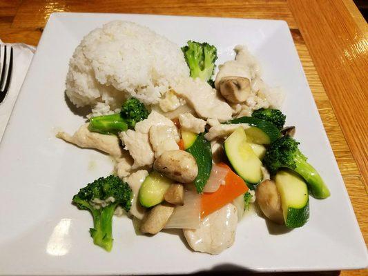 It seemed as if they just boiled these veggies & chicken & slapped it on the plate. It was okay, but a bit underwhelming.