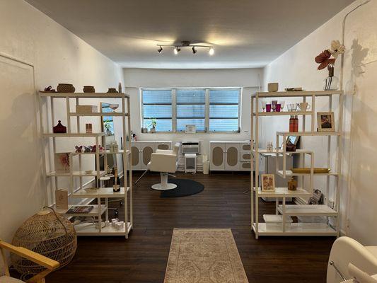 I LOVE this space. It's calm, cool & collected. Just a stones throw from Duval where you can chill out & be pampered.