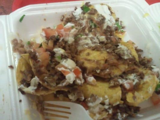 Killing these asada nachos.