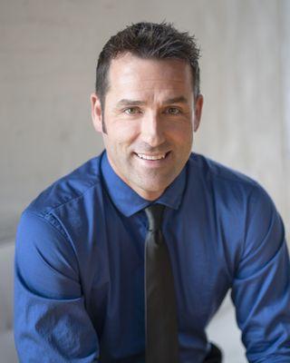 Halle Walgrave-RE/MAX Advantage Plus