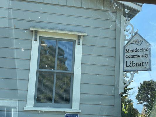 Mendocino Library