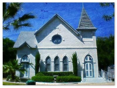 The Pretty White Chapel