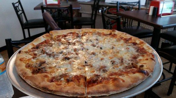 14" Texas pizza....BBQ pork and mozzarella. So good!