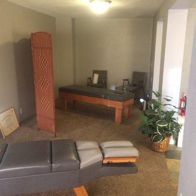 Dr Sullivan spends time with his patients! His adjustments included massage therapy, trigger point therapy to and full spine adjusting