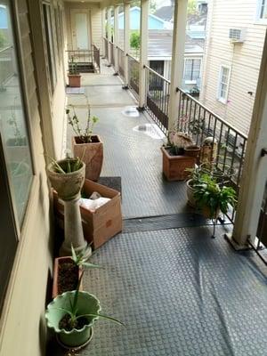 No one enforces rules and everyone does their own thing. Trash bags block walkways.