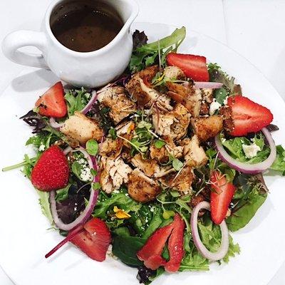 Grilled Chicken Salad w. Fresh Louisiana Strawberries, Pecans, Feta, Red Onion & Rootbeer Viniagrette