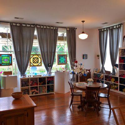 Blue Ridge Artisans Gallery and Shop featuring the hand dyed yarns and silks of Jennifer Heverly