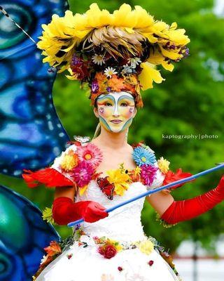 Lady Stiltwalker at Festival International de Louisiane