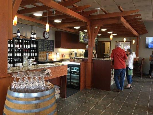 Grand opening of beautiful new Cougar Crest Dundee Tasting Room. Wonderful for Wine Club Members. So close. Stop by