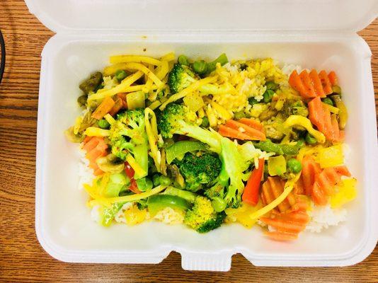 Yellow vegetable curry to go