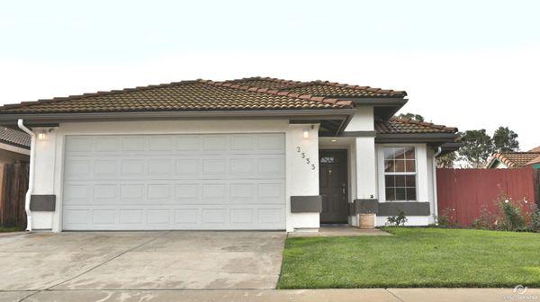 Home for sale in Santa Maria, CA http://fusion.realtourvision.com/235707