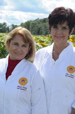 Owners and certified Colon Hydrotherapists by I-ACT, ready to take care of you.