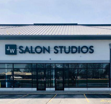 Beyond The Mirror Salon Suite