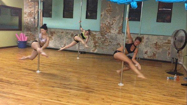 Our open pole class with Natalia on Thursday nights learning "Chopsticks" on spinny pole.