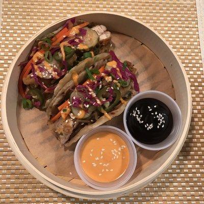 Ramen fried chicken tacos