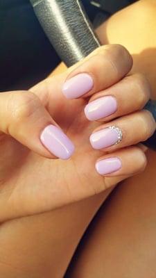 2nd visit nails. 3 1/2 weeks later all the jewels are still intact. No chips no cracks