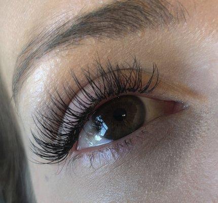 Full Classic Set Eyelash Extensions
#eyelashextensions
#eyelashservice
#auburncalashes
#classiclashes
#volumelashes
#hybridlashes