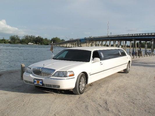 Lincoln 8-10 passenger Town Car
