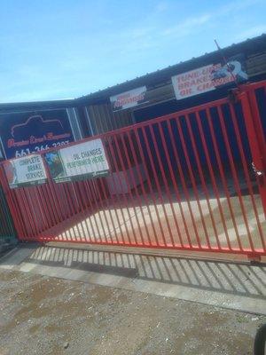 We are located on the corner of Williams st and E truxtun ave .