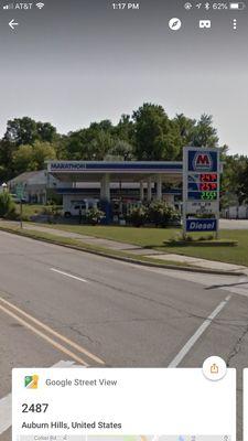 I had two uncomfortable encounters with loiterers in the middle of the day...avoid this station ladies!